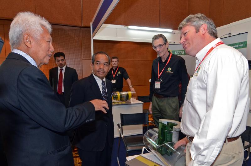 Dale Millward explaining BISEP Technology to the VIP Delegation